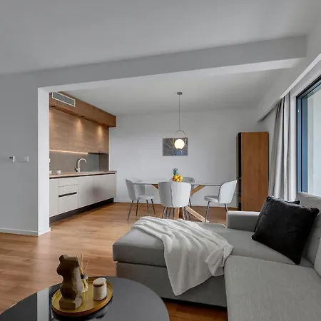3-4 Luxury L&l - 100m From The - Makarska Exklusiv Apartamento
