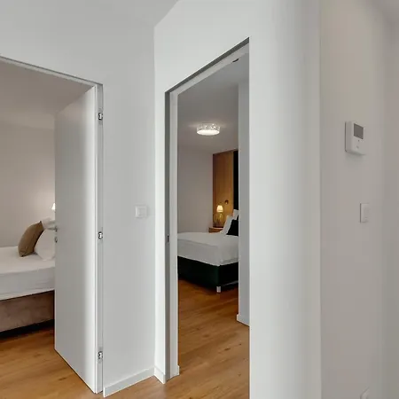 3-4 Luxury L&l - 100m From The - Makarska Exklusiv Apartamento